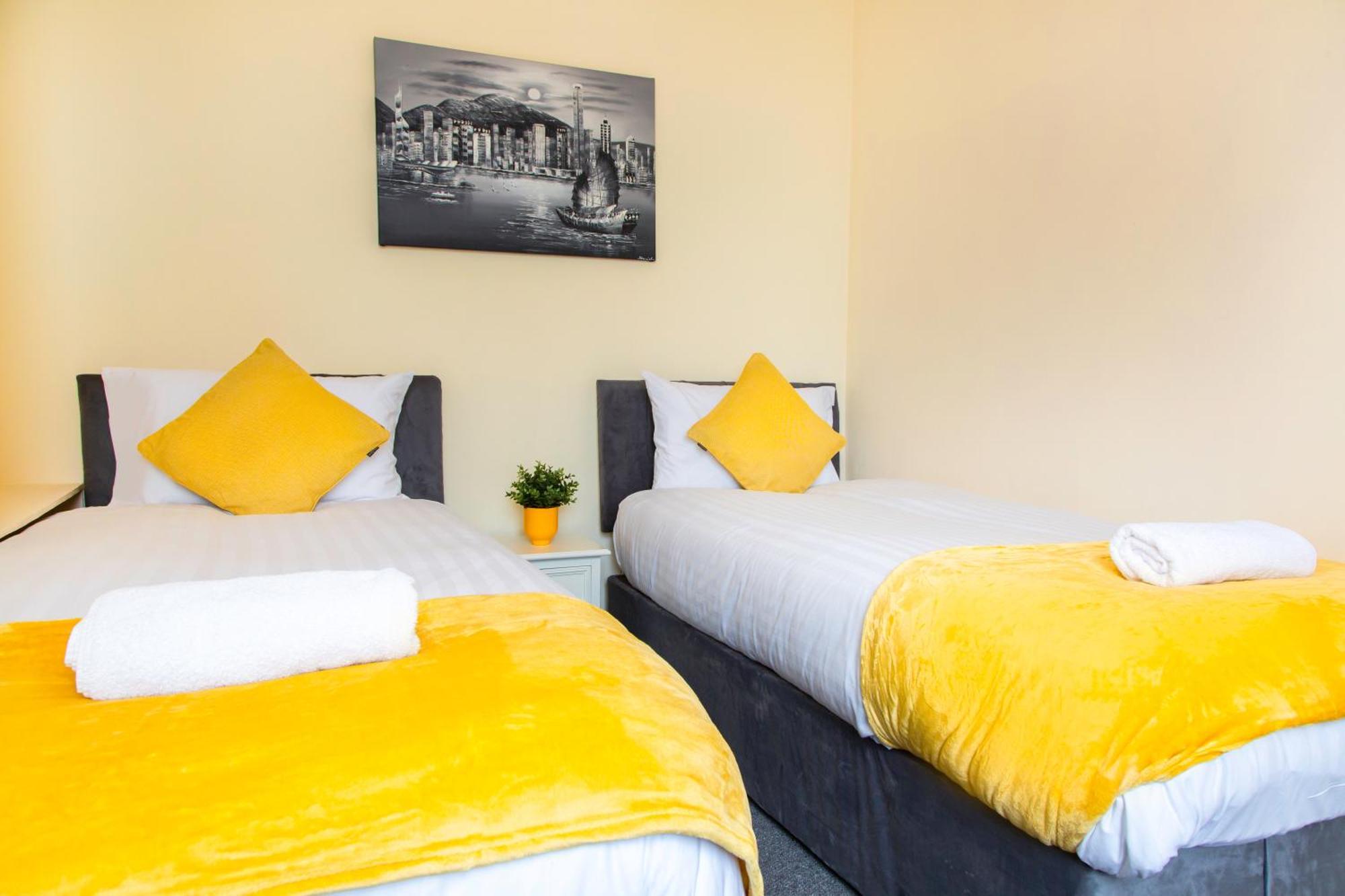 Newly Launched 3 Bedroom House With Free Parking Litherland Exterior photo