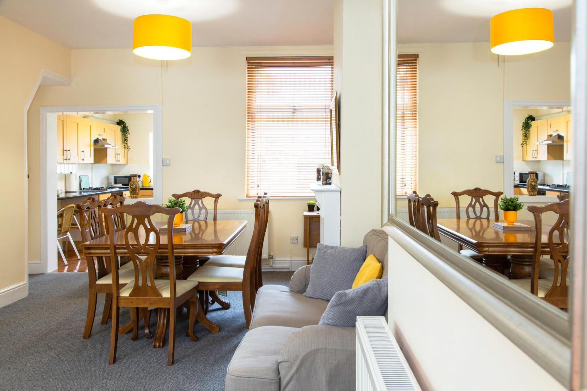 Newly Launched 3 Bedroom House With Free Parking Litherland Exterior photo