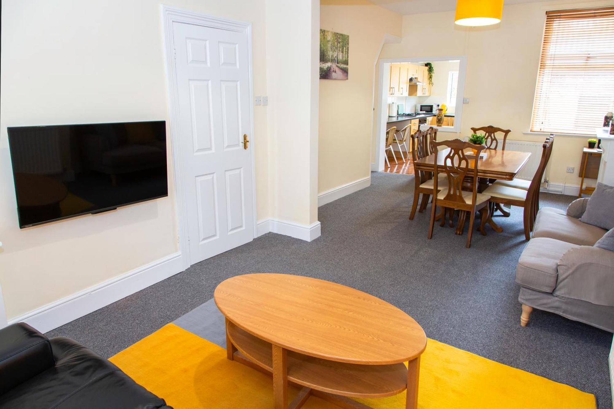 Newly Launched 3 Bedroom House With Free Parking Litherland Exterior photo