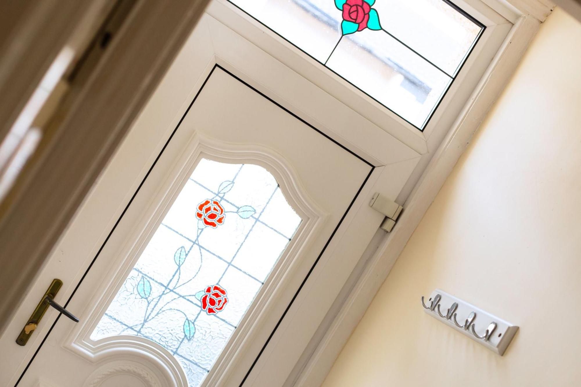 Newly Launched 3 Bedroom House With Free Parking Litherland Exterior photo