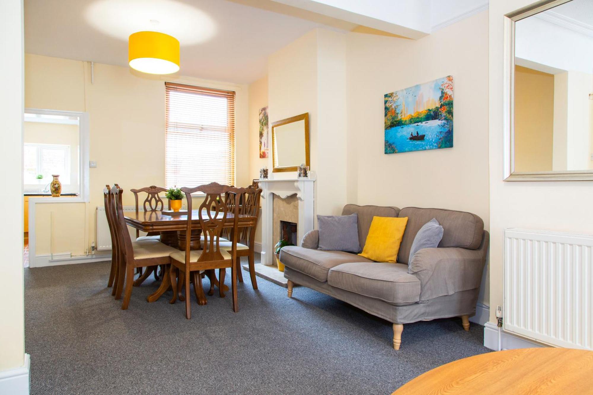 Newly Launched 3 Bedroom House With Free Parking Litherland Exterior photo