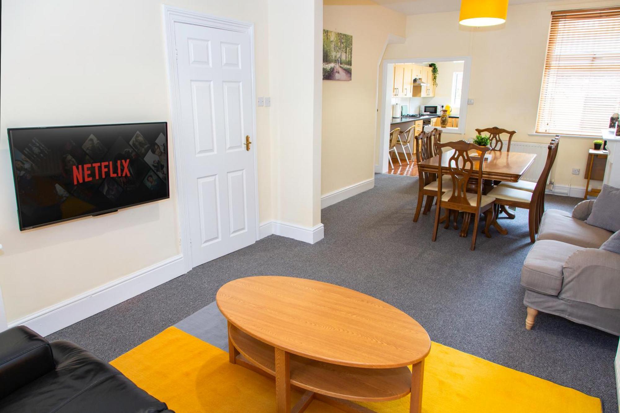 Newly Launched 3 Bedroom House With Free Parking Litherland Exterior photo