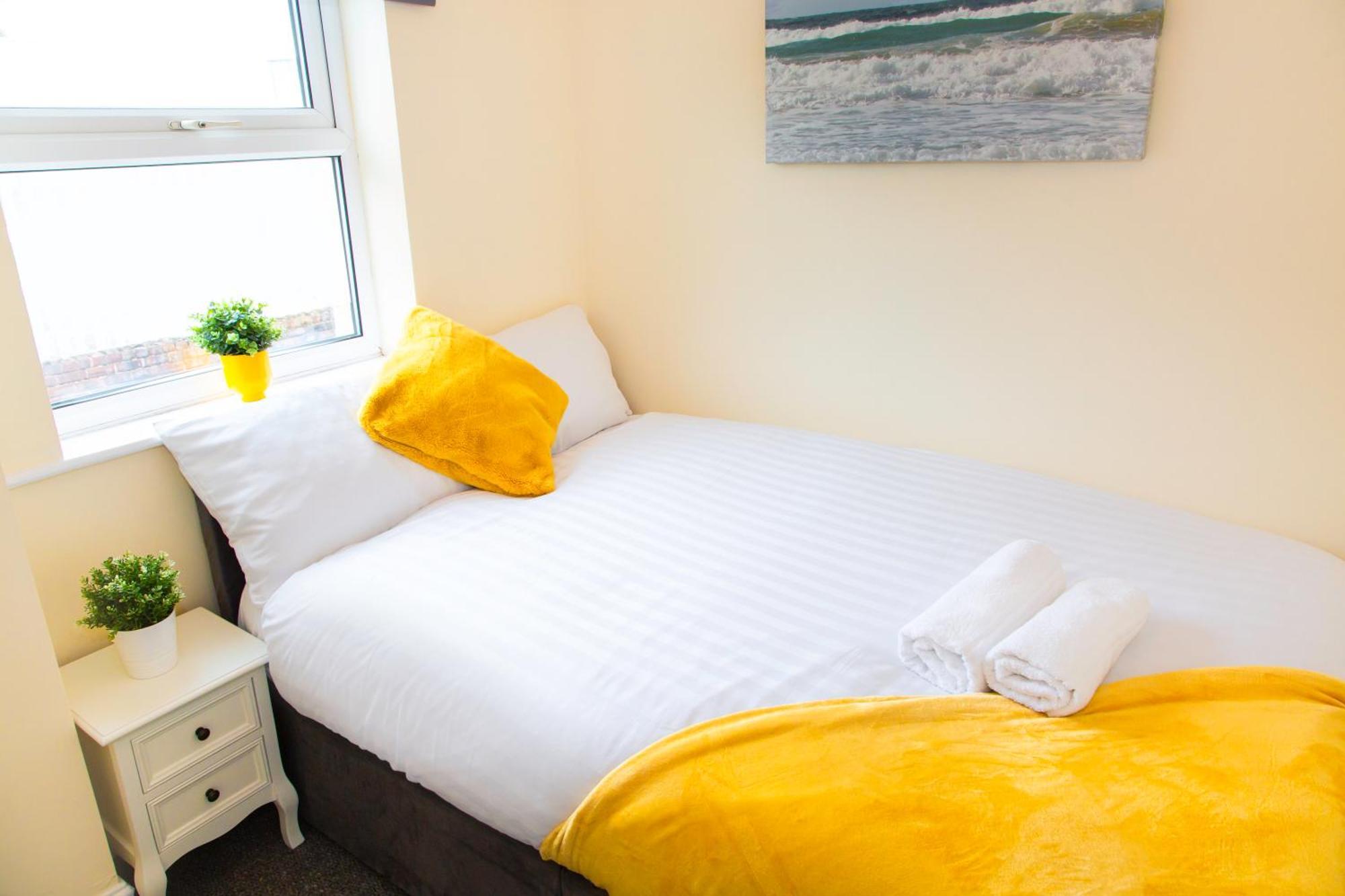 Newly Launched 3 Bedroom House With Free Parking Litherland Exterior photo